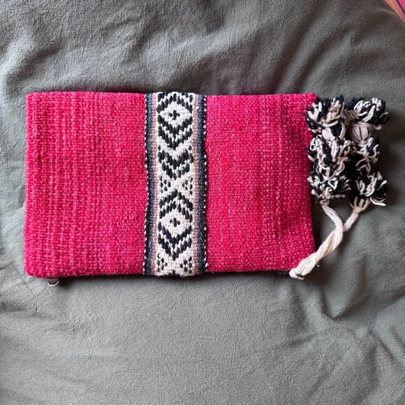 Cute red geometric pattern clutch / purse - Picture 1 of 5